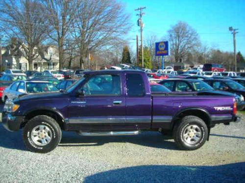 Photo of a 1998 Toyota Tacoma in Mystic Purple Mica (paint color code 938)