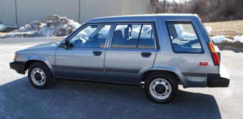 Photo of a 1987-1988 Toyota Tercel in Steel Blue Metallic (paint color code 8D6)