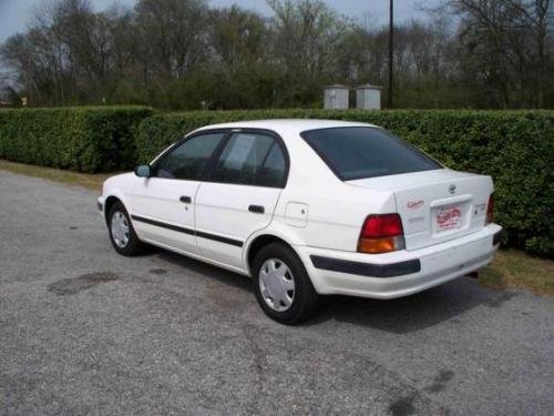 Photo of a 1996 Toyota Tercel in Super White (paint color code 040)
