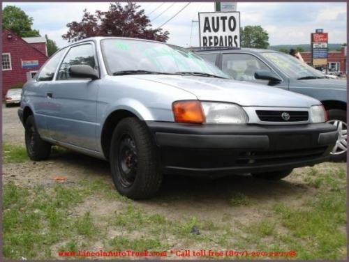 Photo of a 1995 Toyota Tercel in Platinum Metallic (paint color code 1A0)