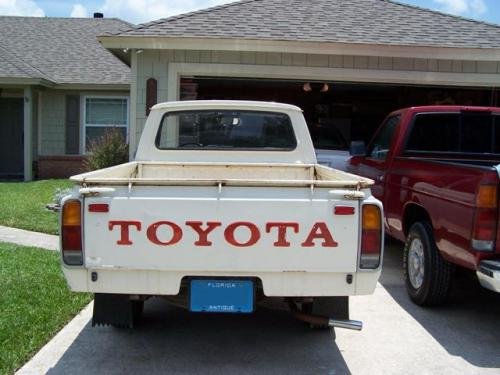 Photo of a 1972-1978 Toyota Truck in White (paint color code 012)