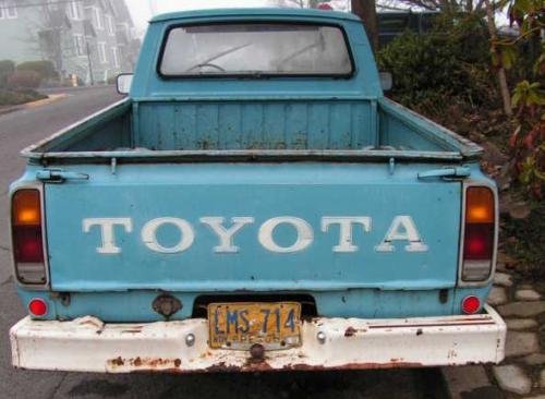 Photo of a 1972-1974 Toyota Truck in Light Blue (paint color code 854)