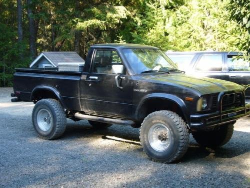 Photo of a 1979-1983 Toyota Truck in Gloss Black (paint color code 2C6
