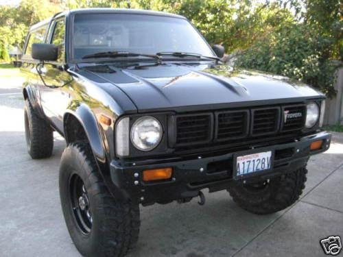 Photo of a 1979-1983 Toyota Truck in Gloss Black (paint color code 2C6