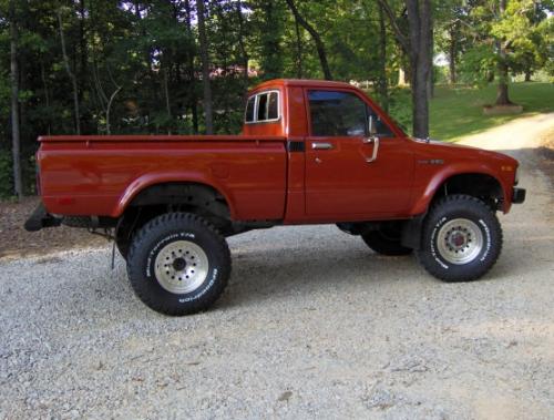 Photo of a 1983 Toyota Truck in Terra Cotta (paint color code 3A7)