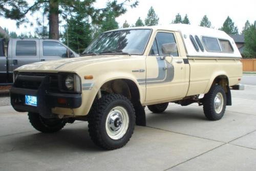 Photo Image Gallery & Touchup Paint: Toyota Truck in Beige (489)