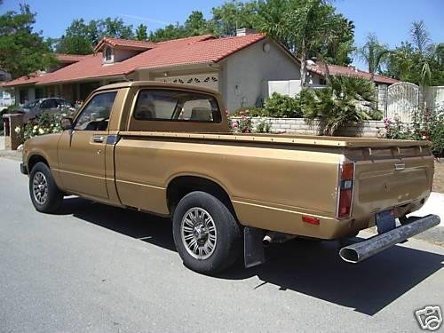 Photo of a 1983 Toyota Truck in Beige Metallic (paint color code 4A6