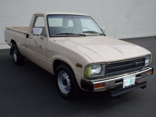 Photo of a 1982 Toyota Truck in Beige (paint color code 2C6