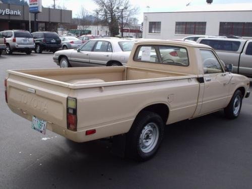 Photo of a 1982 Toyota Truck in Beige (paint color code 2C6
