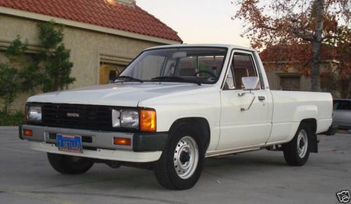 Photo of a 1984-1988 Toyota Truck in White (paint color code 2M2)