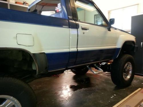 Photo of a 1984 Toyota Truck in Medium Blue on White (paint color code 2C7)