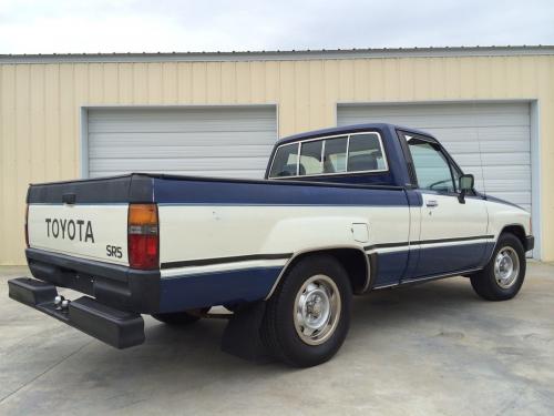 Photo of a 1984 Toyota Truck in Medium Blue on White (paint color code 2C7)