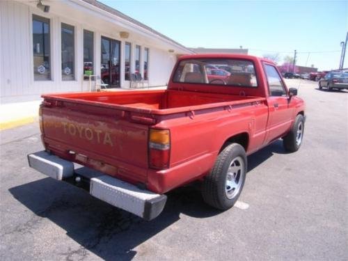 Photo of a 1984-1985 Toyota Truck in Red (paint color code 3F3