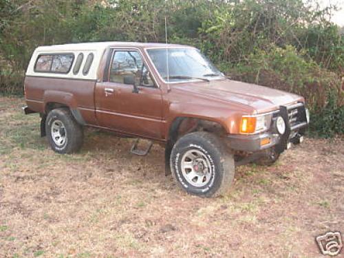 Photo of a 1986-1988 Toyota Truck in Brown Metallic (paint color code 4A7)