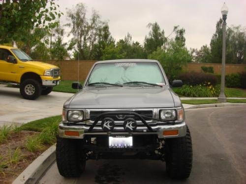 Photo of a 1993-1995 Toyota Truck in Pewter Pearl (paint color code 196