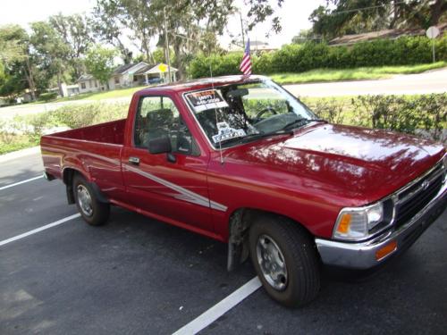 Photo Image Gallery & Touchup Paint: Toyota Truck in Garnet Pearl (3K3)