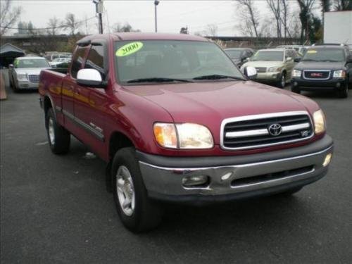 Photo of a 2000-2002 Toyota Tundra in Sunfire Red Pearl (paint color code 3K4)