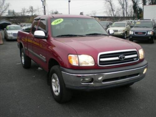 Photo of a 2001 Toyota Tundra in Sunfire Red Pearl (paint color code 3K4)