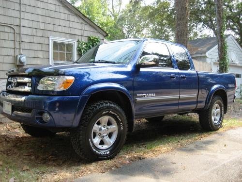 Photo of a 2005-2006 Toyota Tundra in Spectra Blue Mica (paint color code 8M6