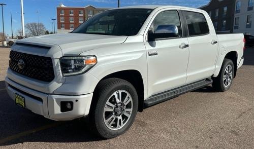 Photo of a 2021 Toyota Tundra in Wind Chill Pearl (paint color code 089