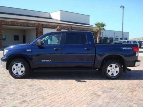 Photo of a 2007-2013 Toyota Tundra in Nautical Blue Metallic (paint color code 8S6)