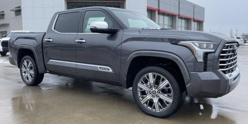 Photo of a 2022-2024 Toyota Tundra in Magnetic Gray Metallic (paint color code 1G3)