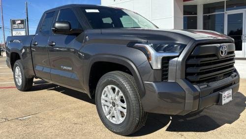 Photo of a 2022-2024 Toyota Tundra in Magnetic Gray Metallic (paint color code 1G3)