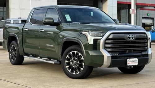 Photo of a 2022-2023 Toyota Tundra in Army Green (paint color code 6V7)