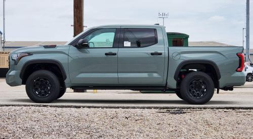 Photo of a 2022-2025 Toyota Tundra in Lunar Rock (paint color code 6X3)