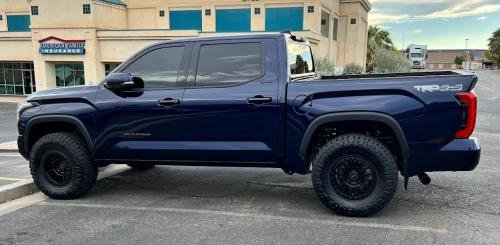 Photo of a 2022-2024 Toyota Tundra in Blueprint (paint color code 8X8)