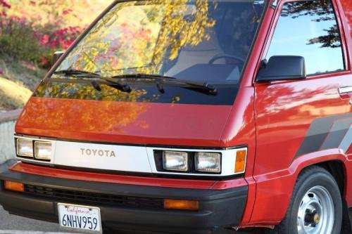 Photo of a 1984-1985 Toyota Van in Red (paint color code 3F3