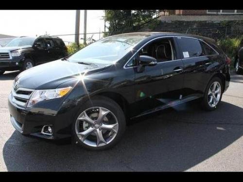 Photo of a 2013-2015 Toyota Venza in Cosmic Gray Mica (paint color code 1H2)