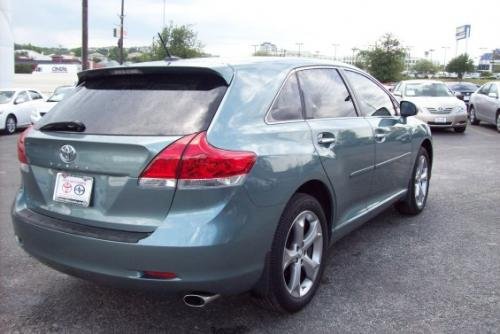 Photo of a 2009-2012 Toyota Venza in Aloe Green Metallic (paint color code 776)