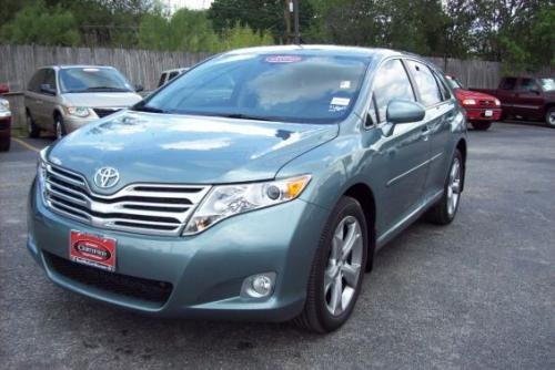 Photo of a 2009-2012 Toyota Venza in Aloe Green Metallic (paint color code 776)