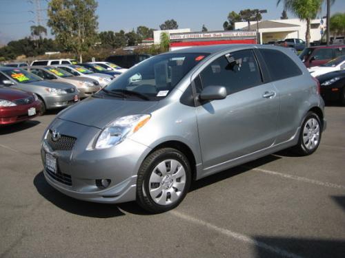 Photo Image Gallery & Touchup Paint: Toyota Yaris in Meteorite Metallic ...