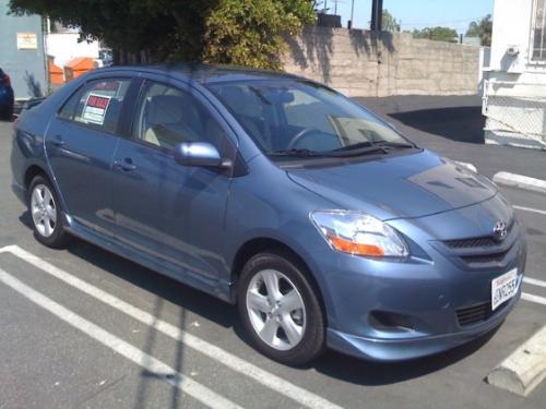 Photo Image Gallery & Touchup Paint: Toyota Yaris in Pacific Blue ...