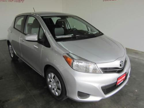 Photo Image Gallery & Touchup Paint: Toyota Yaris in Classic Silver ...