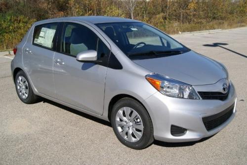 Photo Image Gallery & Touchup Paint: Toyota Yaris in Classic Silver ...