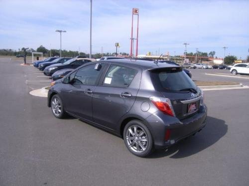 Photo of a 2017 Toyota Yaris in Magnetic Gray Metallic (paint color code 1G3)