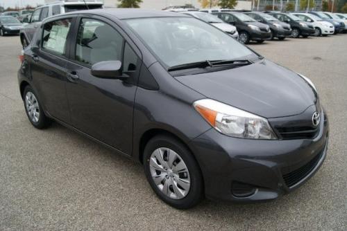 Photo Image Gallery & Touchup Paint: Toyota Yaris in Magnetic Gray ...