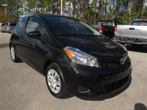 Photo of a 2012-2018 Toyota Yaris in Black Sand Pearl (paint color code 2PP)