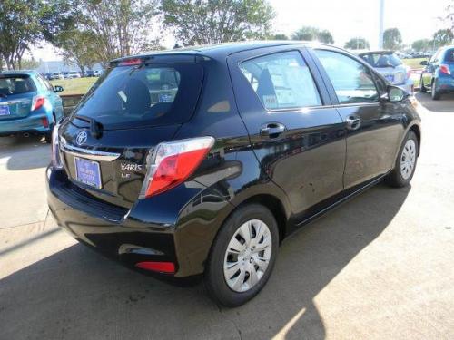 Photo Image Gallery & Touchup Paint: Toyota Yaris in Black Sand Pearl (209)