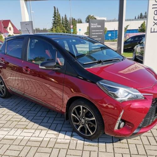 Photo of a 2017-2018 Toyota Yaris in Black Sand Pearl on Ruby Flare Pearl (paint color code 2PN)