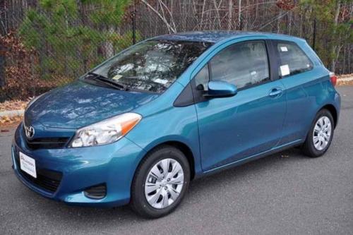 Photo Image Gallery & Touchup Paint: Toyota Yaris in Lagoon Blue Mica (788)